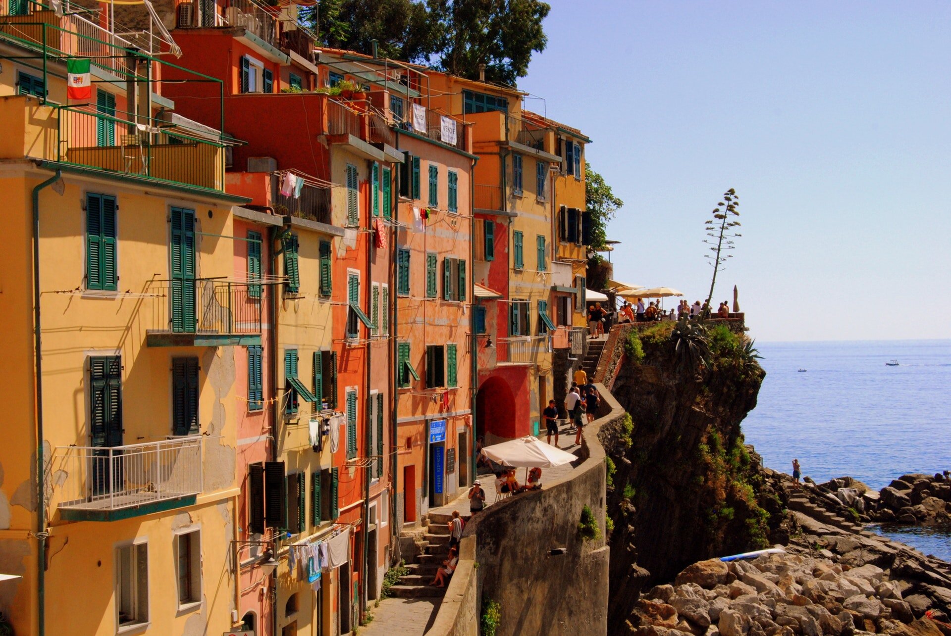 cinque-terre-colorful-colors-164461.jpg