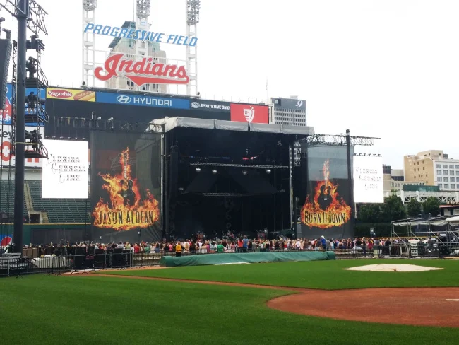 Jason+Aldean+2014.jpeg