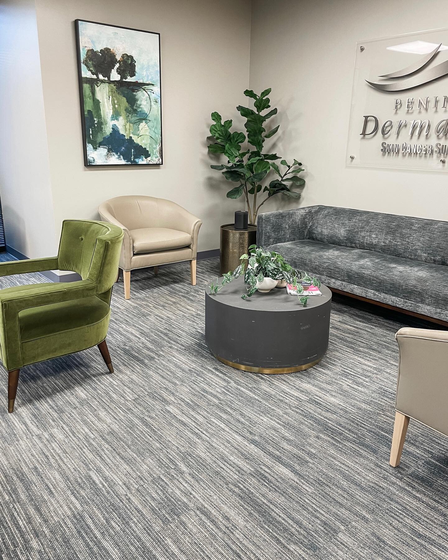 Loving all the new finishes and custom commercial-grade furniture pieces we've crafted for this dermatology office refresh. Everything works together to add style and sophistication. 

Design: @rachelkingdesign 
Client: @peninsuladermatologyva