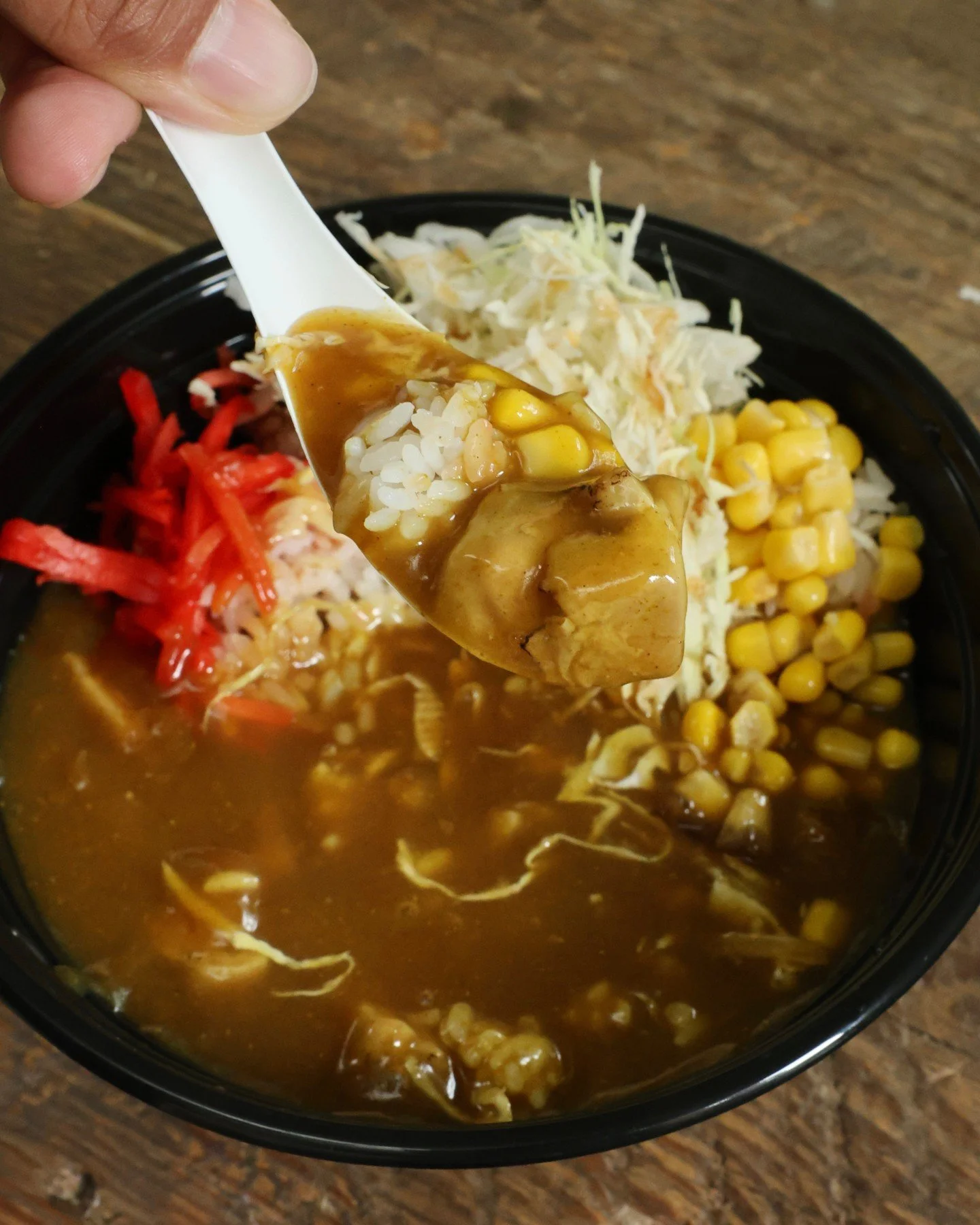 Comfort in every bite 🍛 Dig into our Japanese Curry Chicken Rice: Medium-spicy house curry over white rice, topped with soy-glazed chicken thigh, corn, pickled ginger, crisp cabbage, and a drizzle of teriyaki. 😋

DC📍3210 Grace St NW &amp; inside o