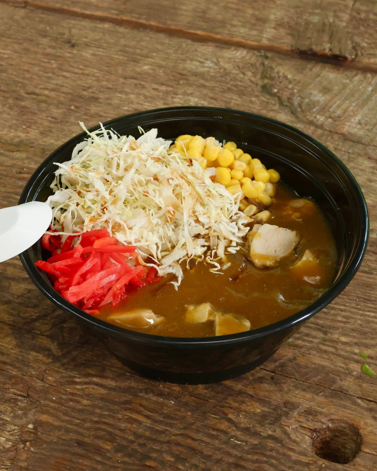 Comfort served hot 🍛 Our Japanese Curry Chicken Rice hits all the cozy notes with tender soy-glazed chicken, medium-spice curry, and that perfect bite of cabbage, corn &amp; pickled ginger. 🍗

DC📍3210 Grace St NW &amp; inside of @unionmarketdc

#w