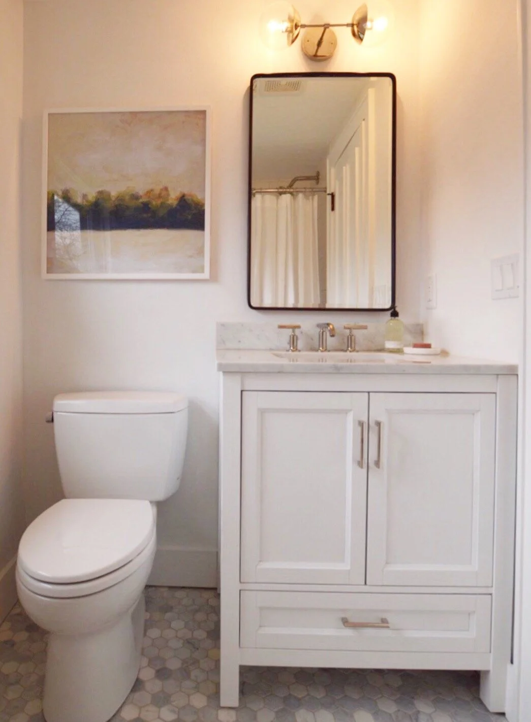 vanity wall light on.JPG