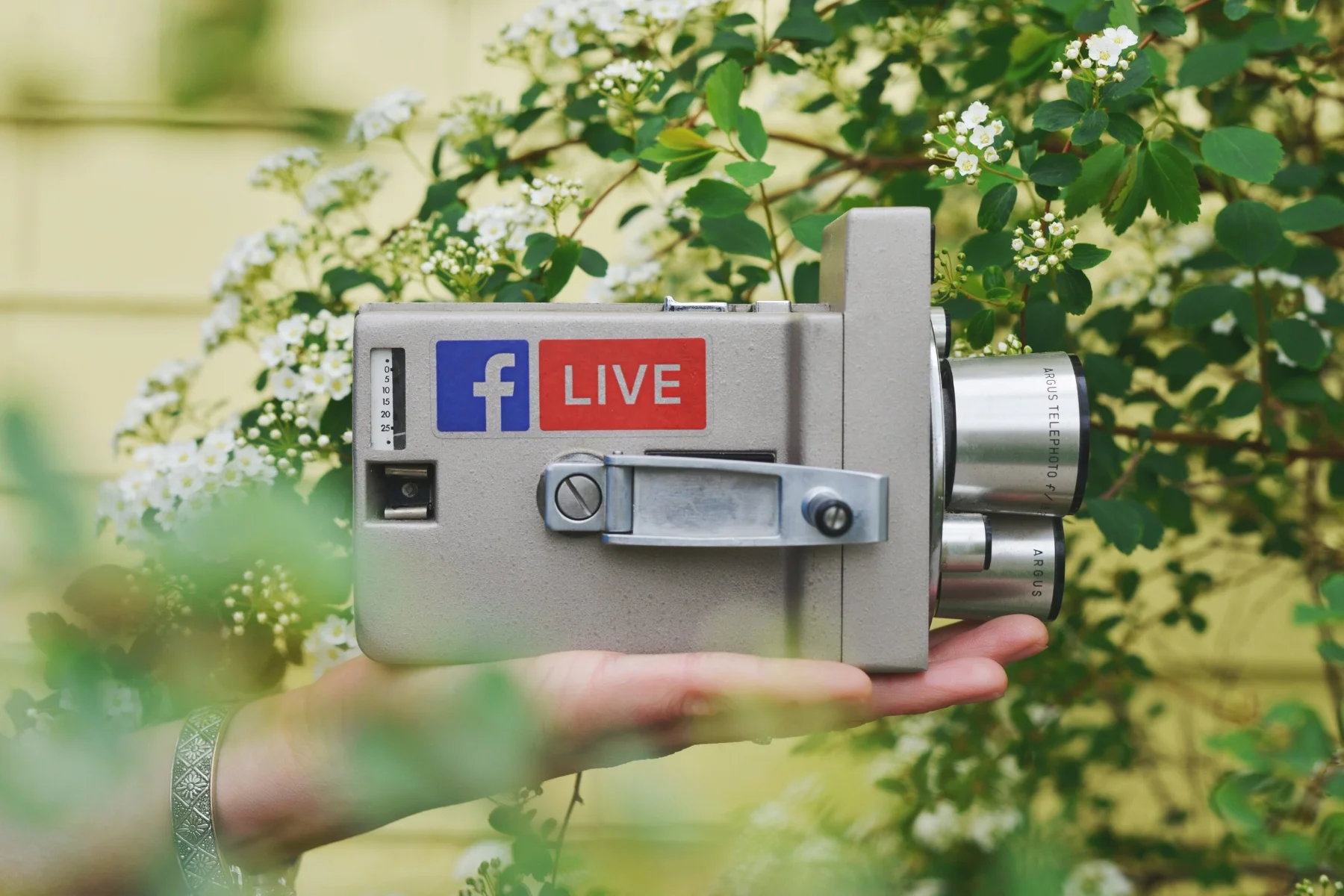 Try out live video on Facebook in 360° to engage audiences like never before!