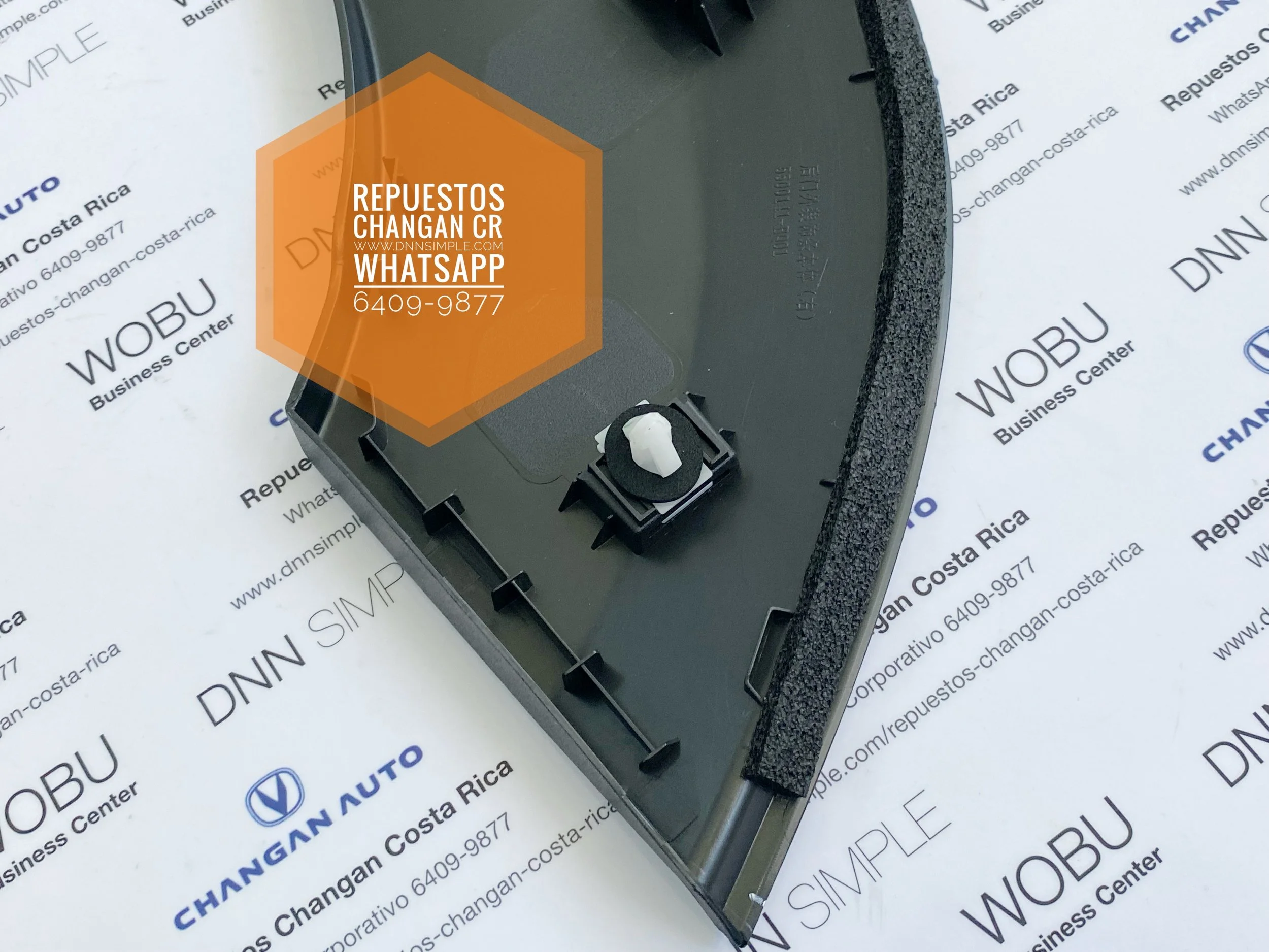 02 Moldura guardabarro hacia puerta trasero derecho Changan CS35 Plus.JPG
