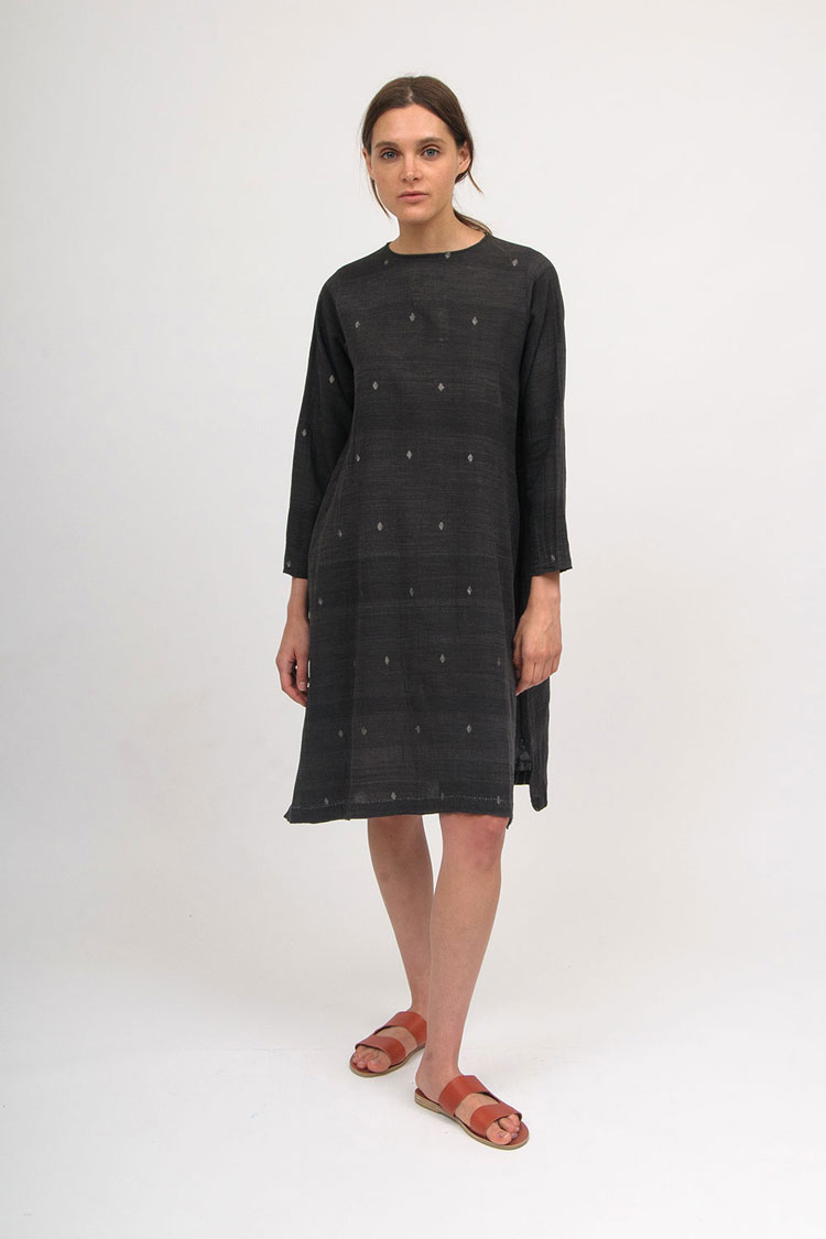 MAKU_NISHI_DRESS_1.jpg