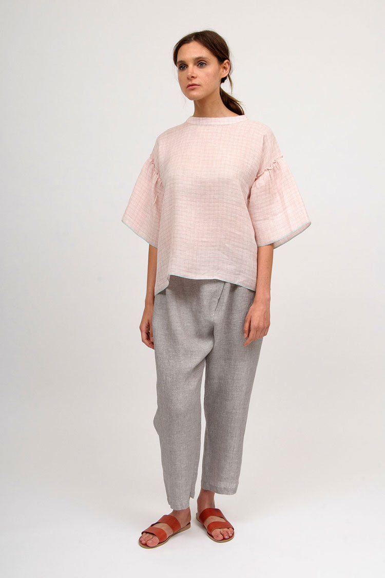 EKA_Crop_Top_Pink_Peprika_Pants_Grey_2.jpg