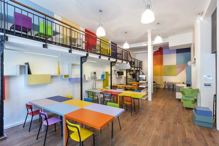 Patchwork in Paris You’ll find Patchwork in the heart of Paris. This unique coworking space clearly gets its name from its colorful interior design and conceptual basis of bringing together designers, architects, bloggers, photographers, creators, and entrepreneurs into one space. You can acquire membership for either the shared coworking space, an open space desk, an office, or a meeting room.
