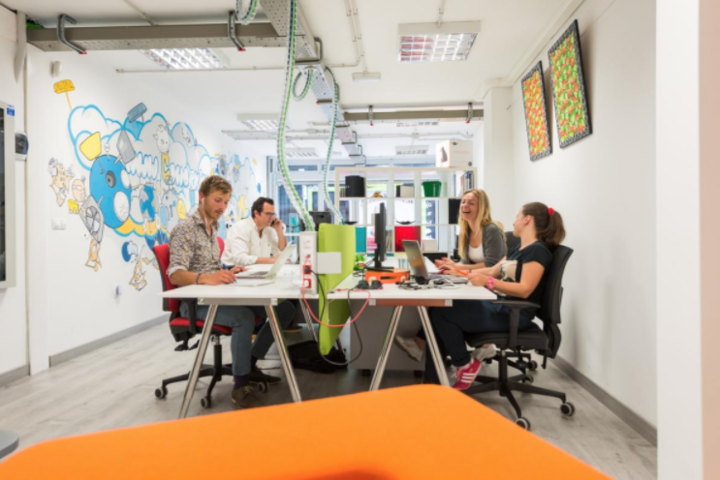 CoworkingC in Las Palmas, Spain CoworkingC provides a small and intimate coworking space where everybody knows each other’s names. Along with being all about community, this coworking space is only steps away from the beach, where unlimited surfing with CsC is provided. Need somewhere that balances hi-speed wifi with island life? CoworkingC is your spot.