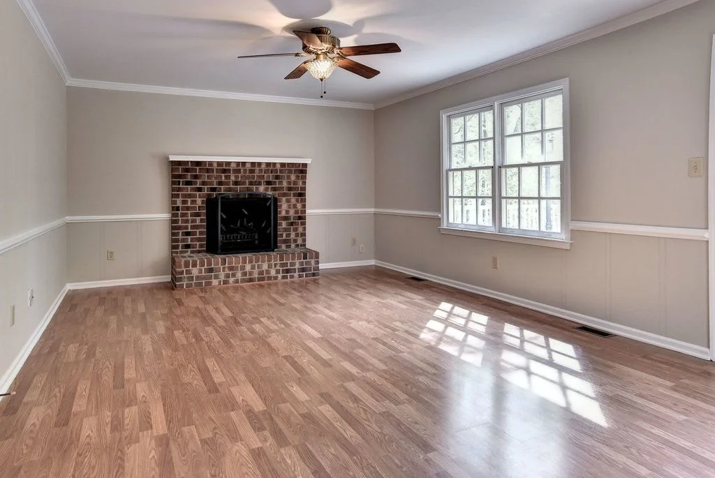 ROOM.jpg