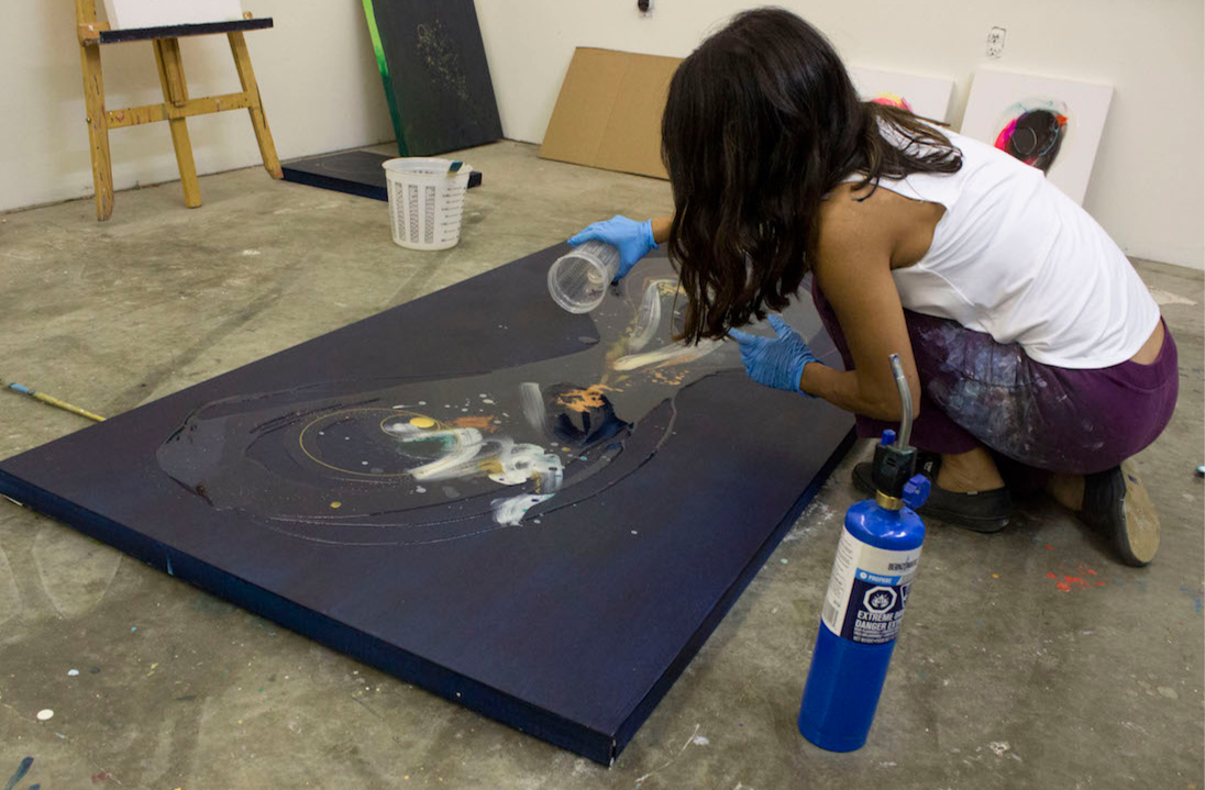 Pouring resin on "Contact".