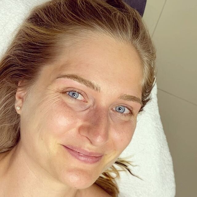 That Happy Smile❤️
Swipe to see before procedure using Phibrows SUPE brown2 ✨✨ &bull;
&bull;
&bull;
&bull;

By appointment only, for pricing and booking pls contact;
📲 +6281999474848 WA, DM or email
📩 eyebrowbali@gmail.com
⏰ opening hours 9am-5pm
_