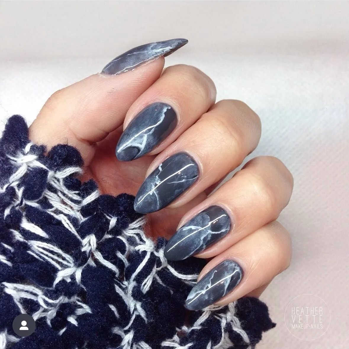 Loving the 2026 is the new 2016 trend. So I went back to check out the nail art trends, shameless makeup selfies, a baby Willow, many #flatlays 😂 and fun makeup job pics from #2016. It was such an amazing year for me! I properly launched my nail bus