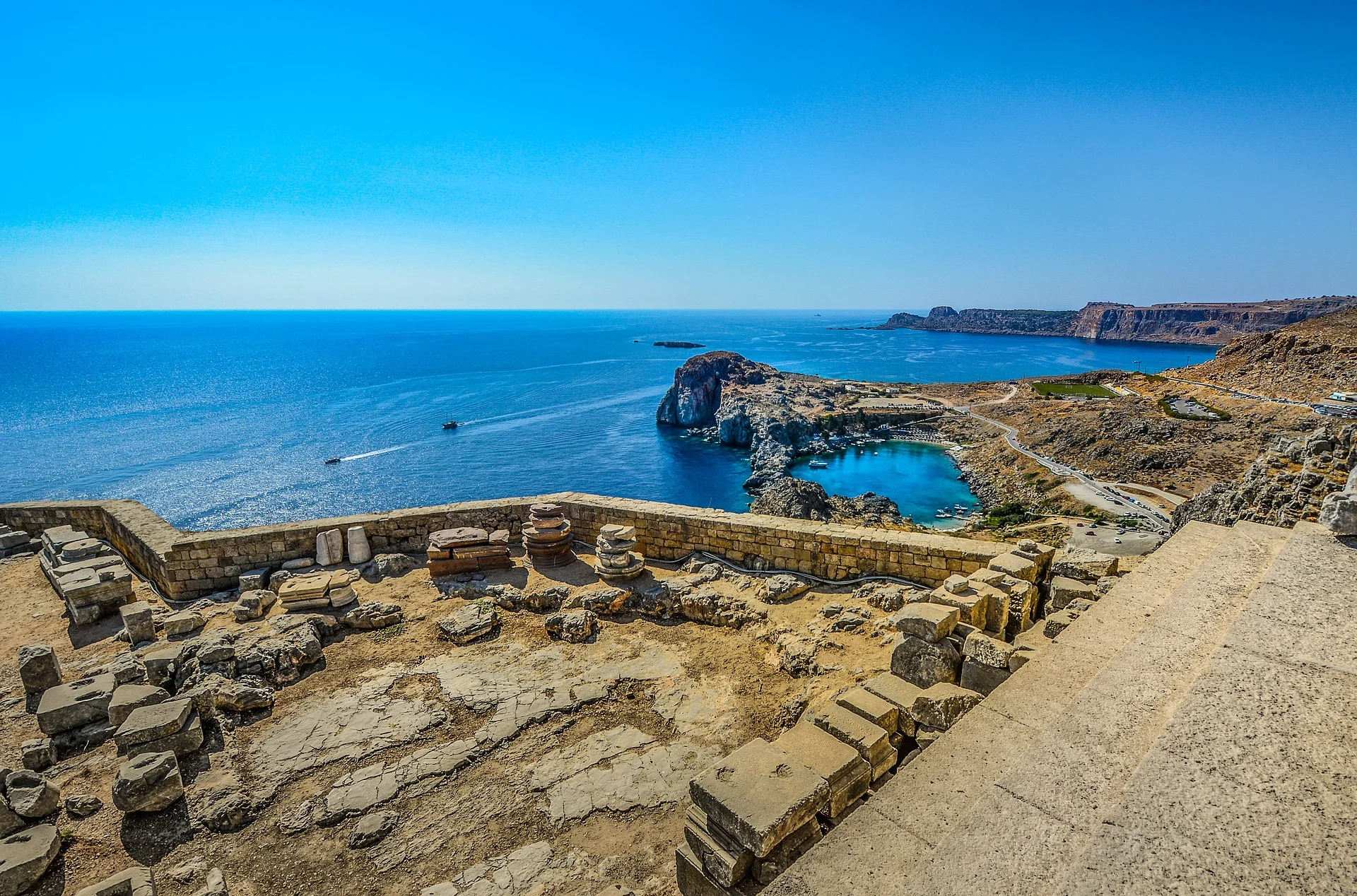 lindos-2034232_1920.jpg