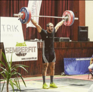 Coach João Melo: Treinador principal e atleta. CrossFit Weightlifting Course . Vice-Campeão Nacional 2016 e Campeão Nacional 2017 (94kg). Recordista Nacional: Arranco 121 Arremesso 155 Total 276