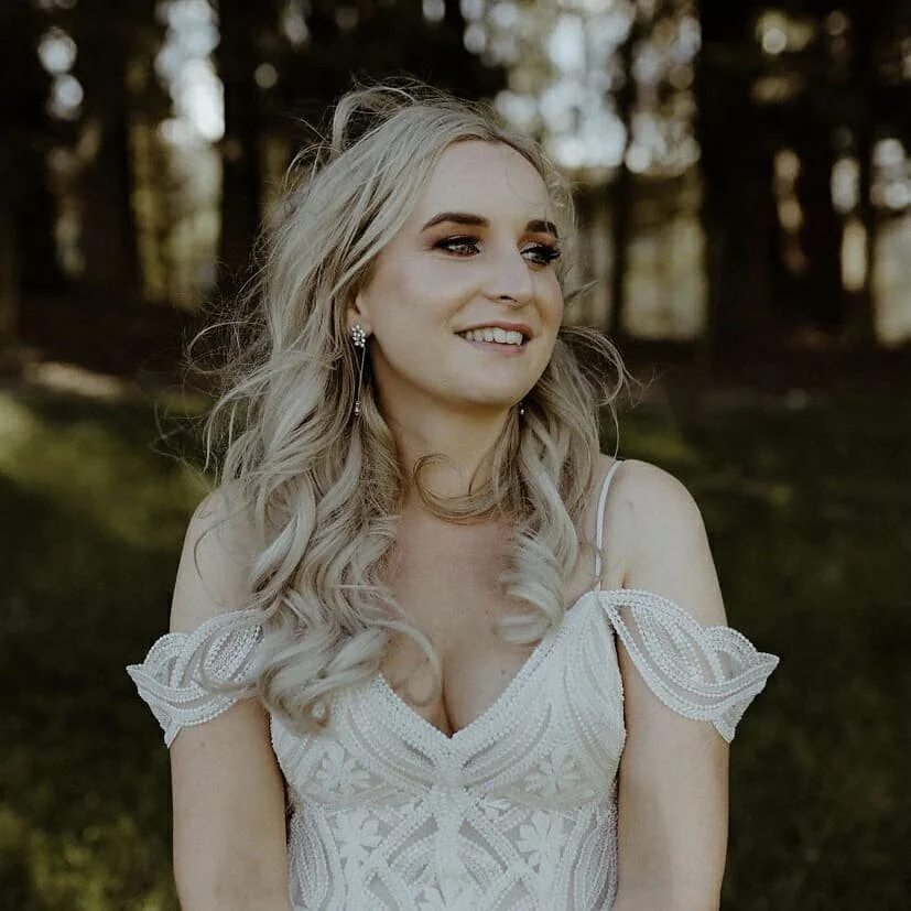 We love receiving photos from our brides and this is why! Check out Delia, you absolute stunner ❤️ seeing everything come together makes us so happy ❤️ Photographer - @jessymcghie