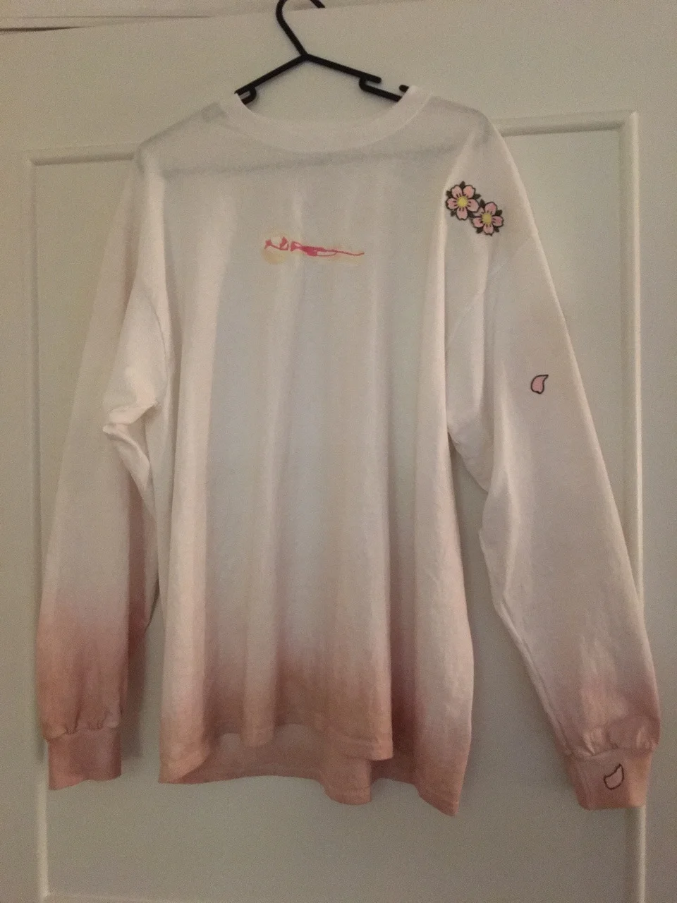  Hand-dyed with housemade dye Housemade and hand-applied Appliques 