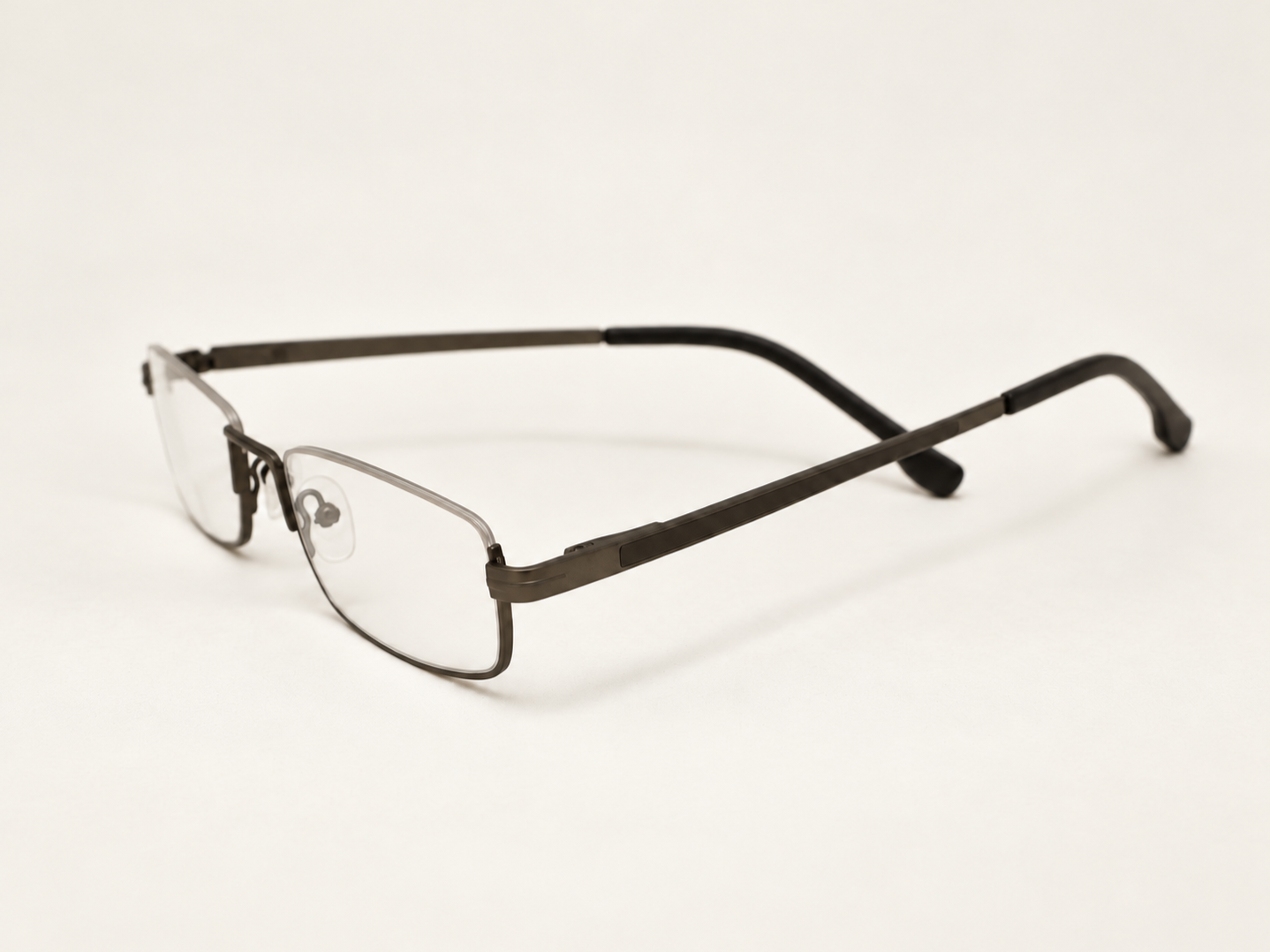 Angled view of Julian Beaumont 3659 gunmetal reading glasses showing the frame and temple