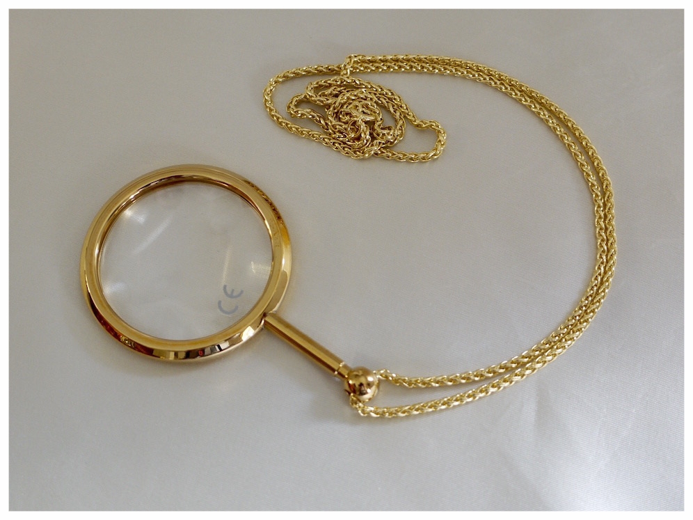 pendant magnifier