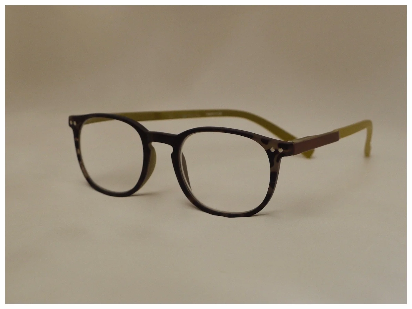reading glasses, large, lens, green, tortoiseshell