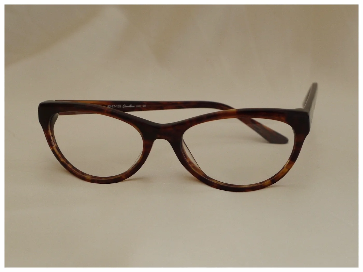tortoiseshell reading glasses with retro look