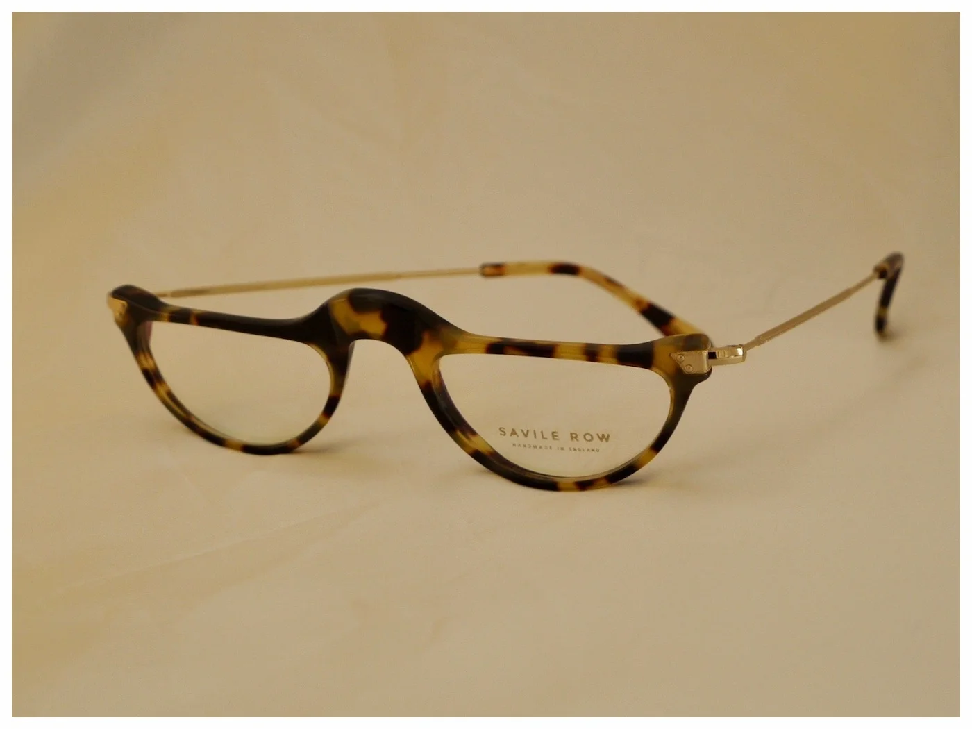 reading glasses with Italian acetate frame and rolled gold temples