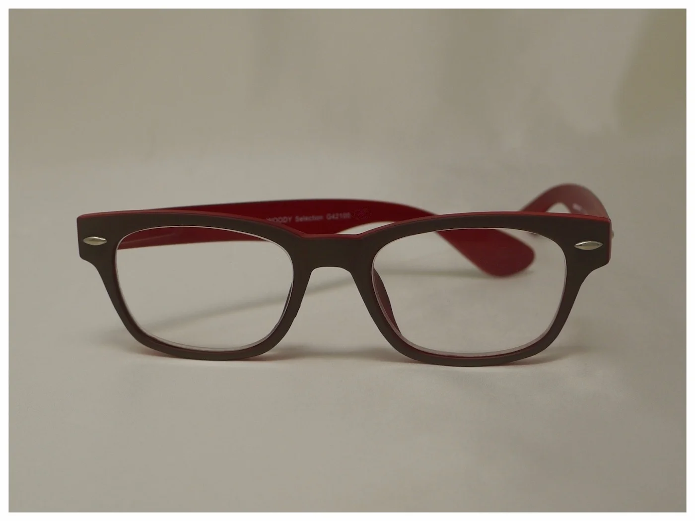contemporary reading glasses in grey/red plastic spectacle frames