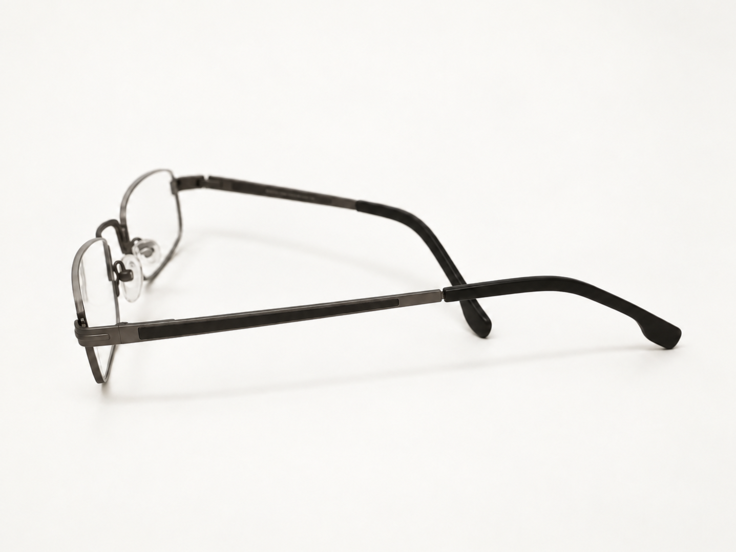 Side view of Julian Beaumont 3659 gunmetal glasses showing the temple and curved earpiece