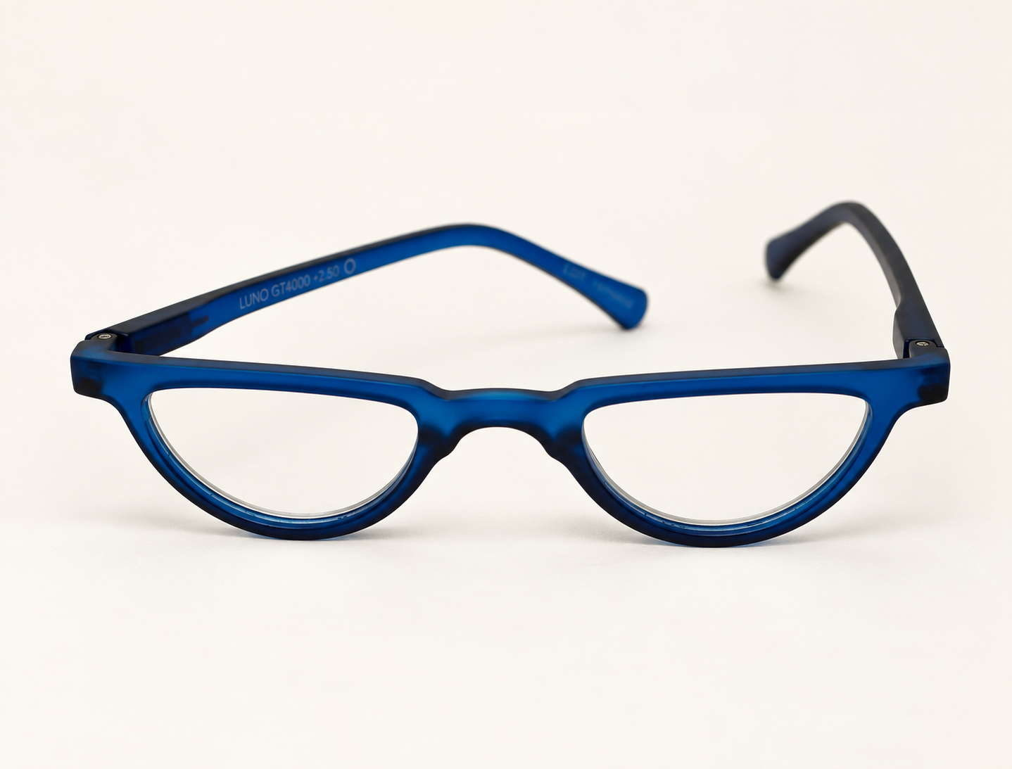 Front three-quarter view of L40 oval reading glasses in a dark brown and amber tortoiseshell finish