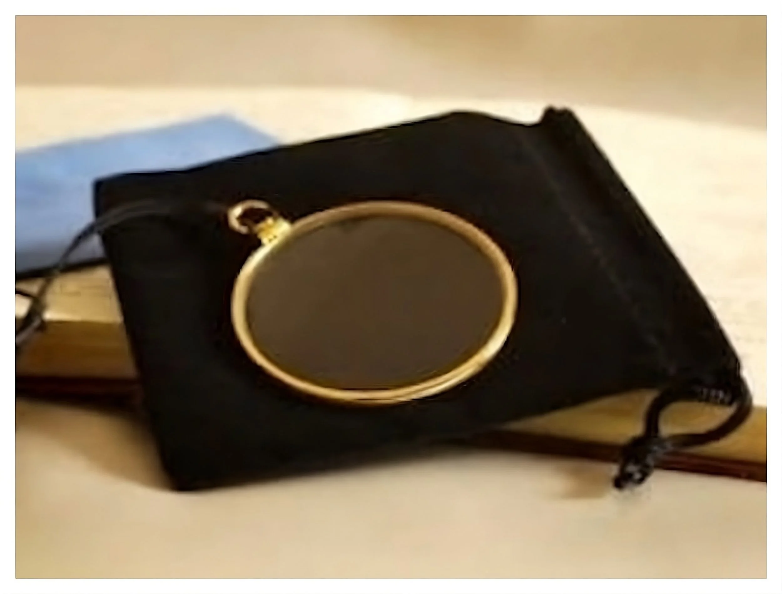 The Refined Choice: Understanding the Monocle Without a Gallery