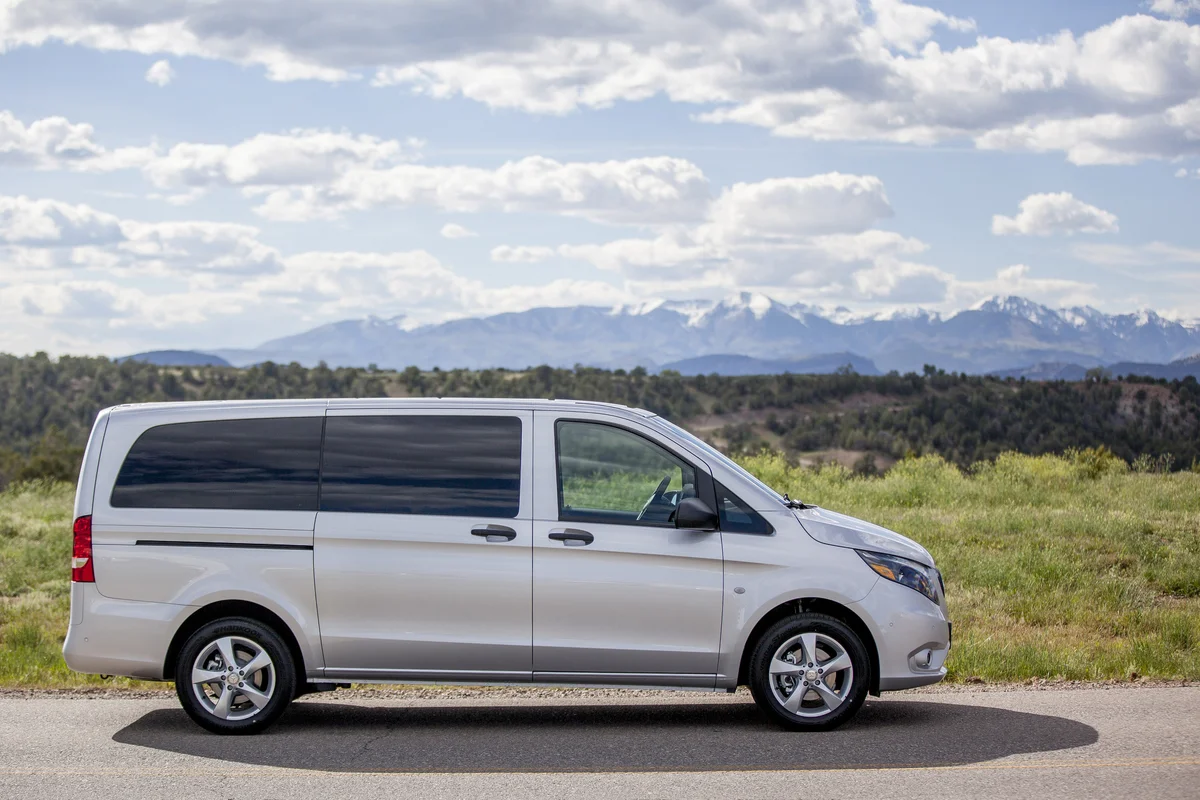 MercedesBenz_Metris_007_medium.jpg