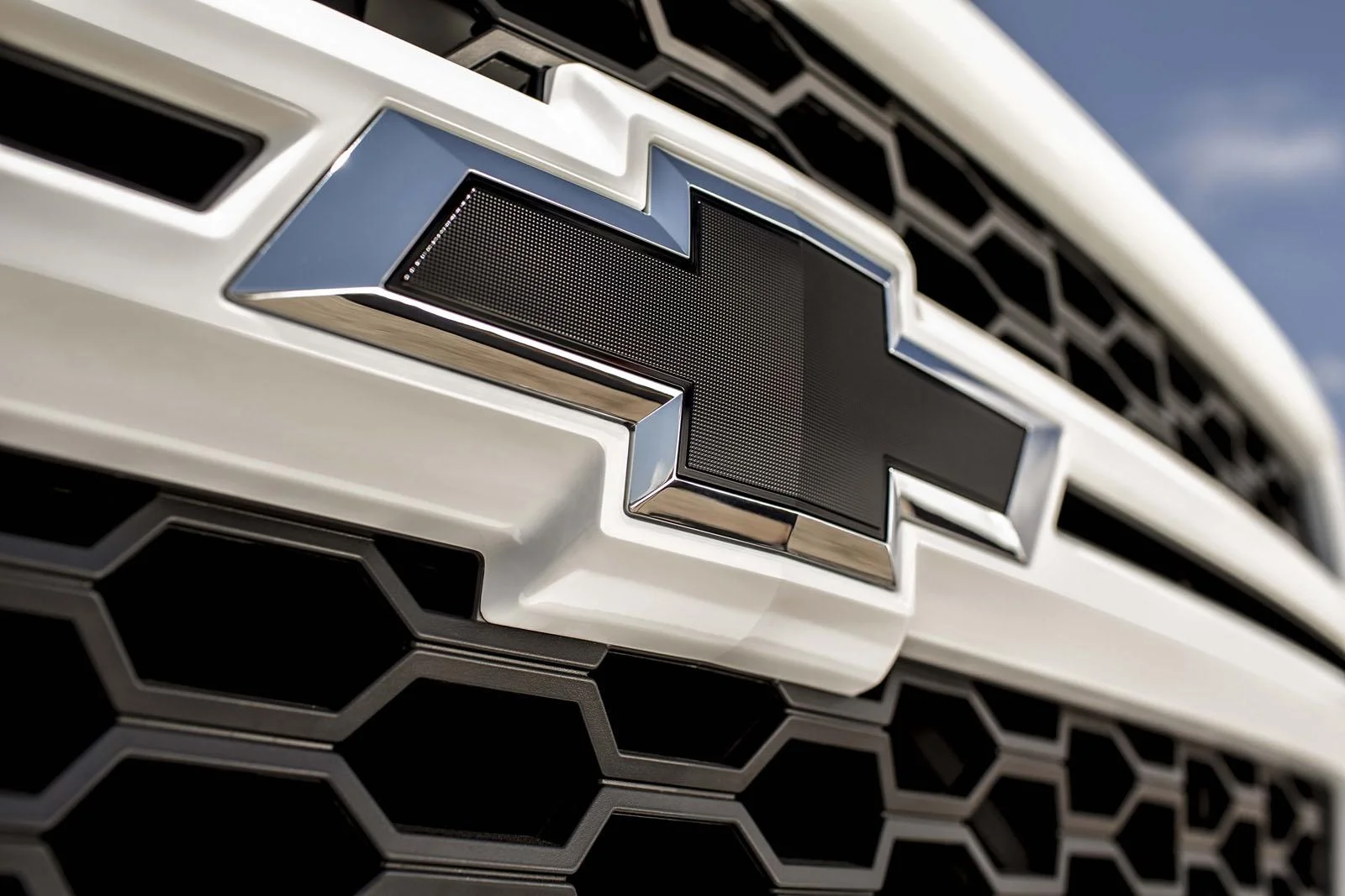 Chevrolet-Silverado-Rally-black-logo.jpg
