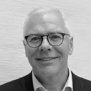Henning Cook Daglig leder og seniorrådgiver Tlf: +47 901 64 588 Mail: henning@orator.no