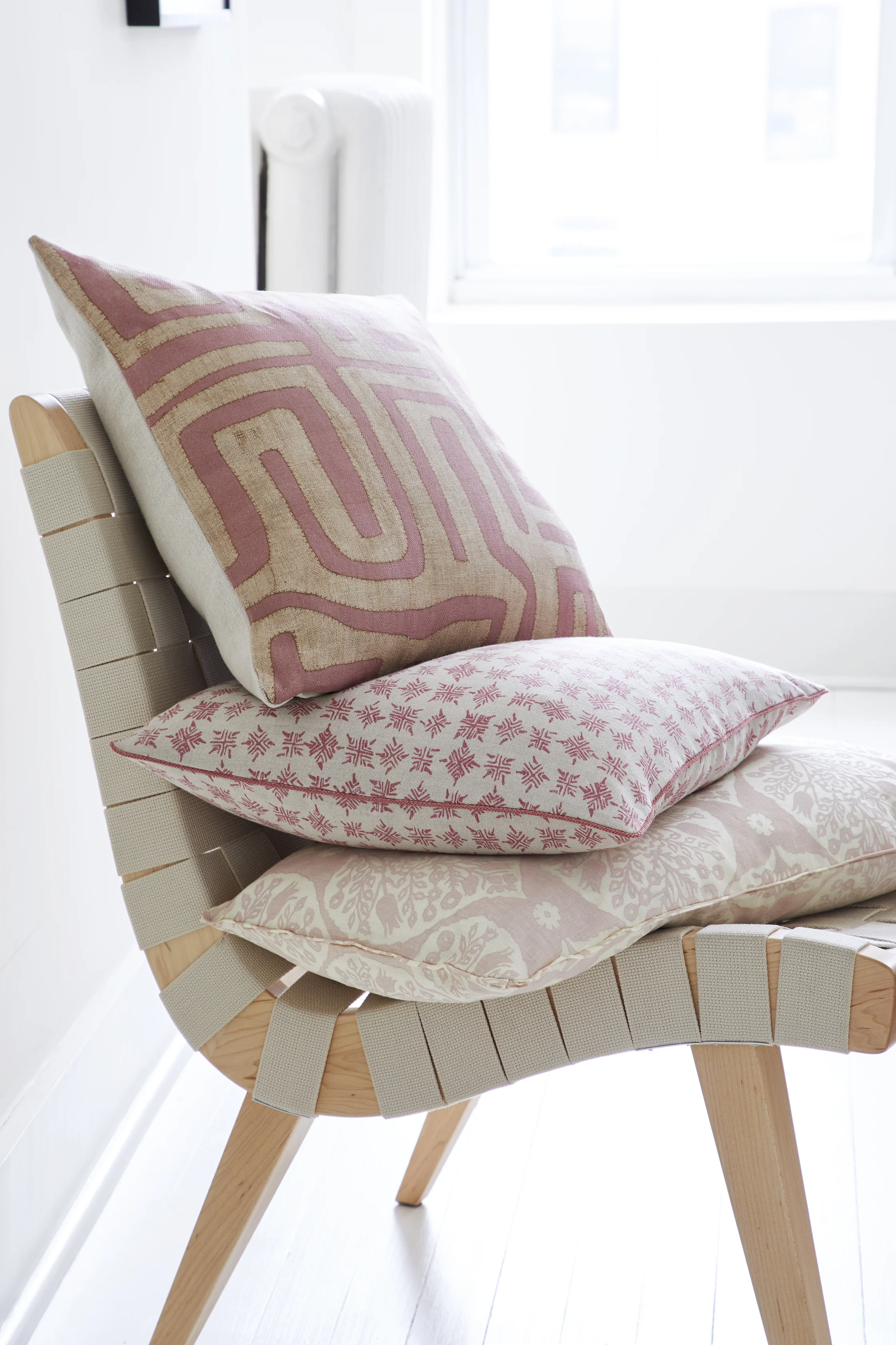 wellmade_pink_pillows__Dana_Gallagher_0012.jpg