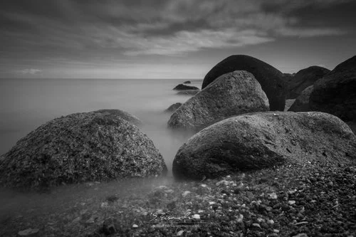 Photo taken during midday and bright sunlight. 4 minute exposure with ND1000