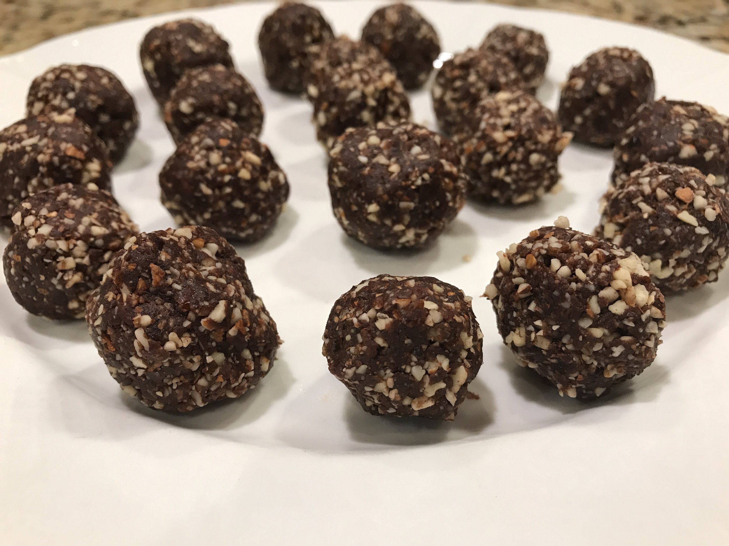 5 Ingredient Energy Balls (Raw, Vegan, GF)