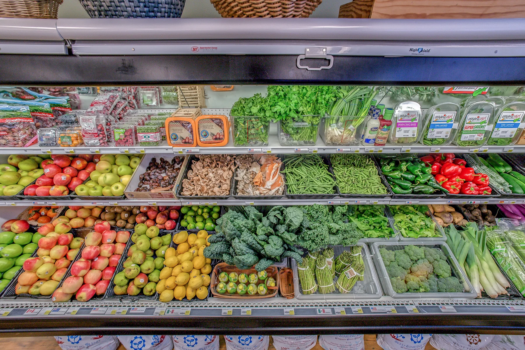 good-earth-store-3.jpg