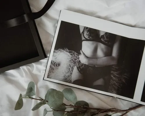 The Most Unforgettable Christmas Gift for Your Husband: A Luxury Boudoir Experience