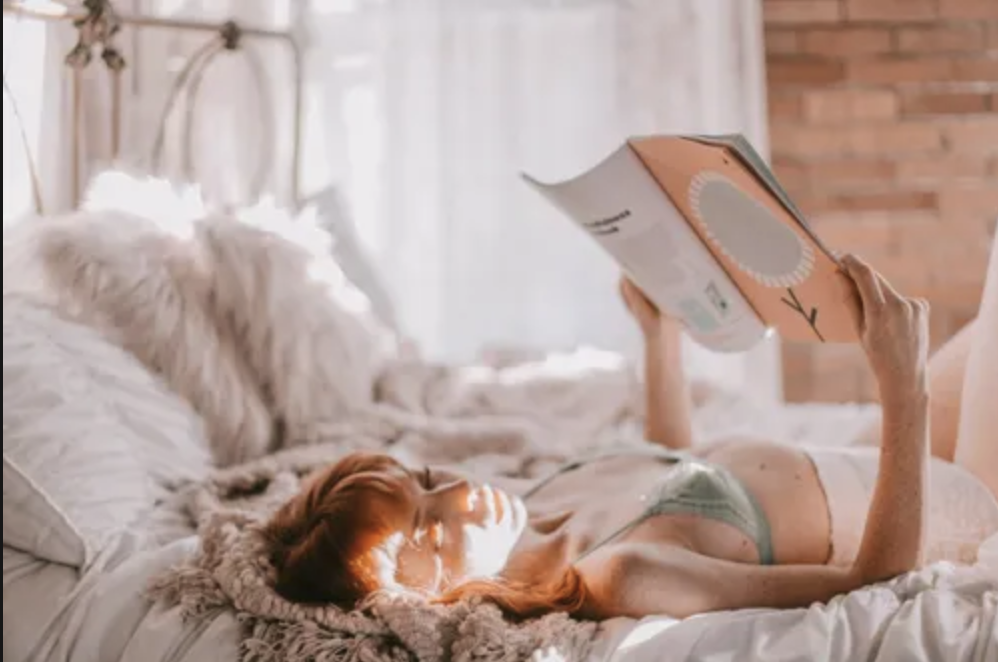 Artistic boudoir portraits for book lovers in Dallas, Texas2.png