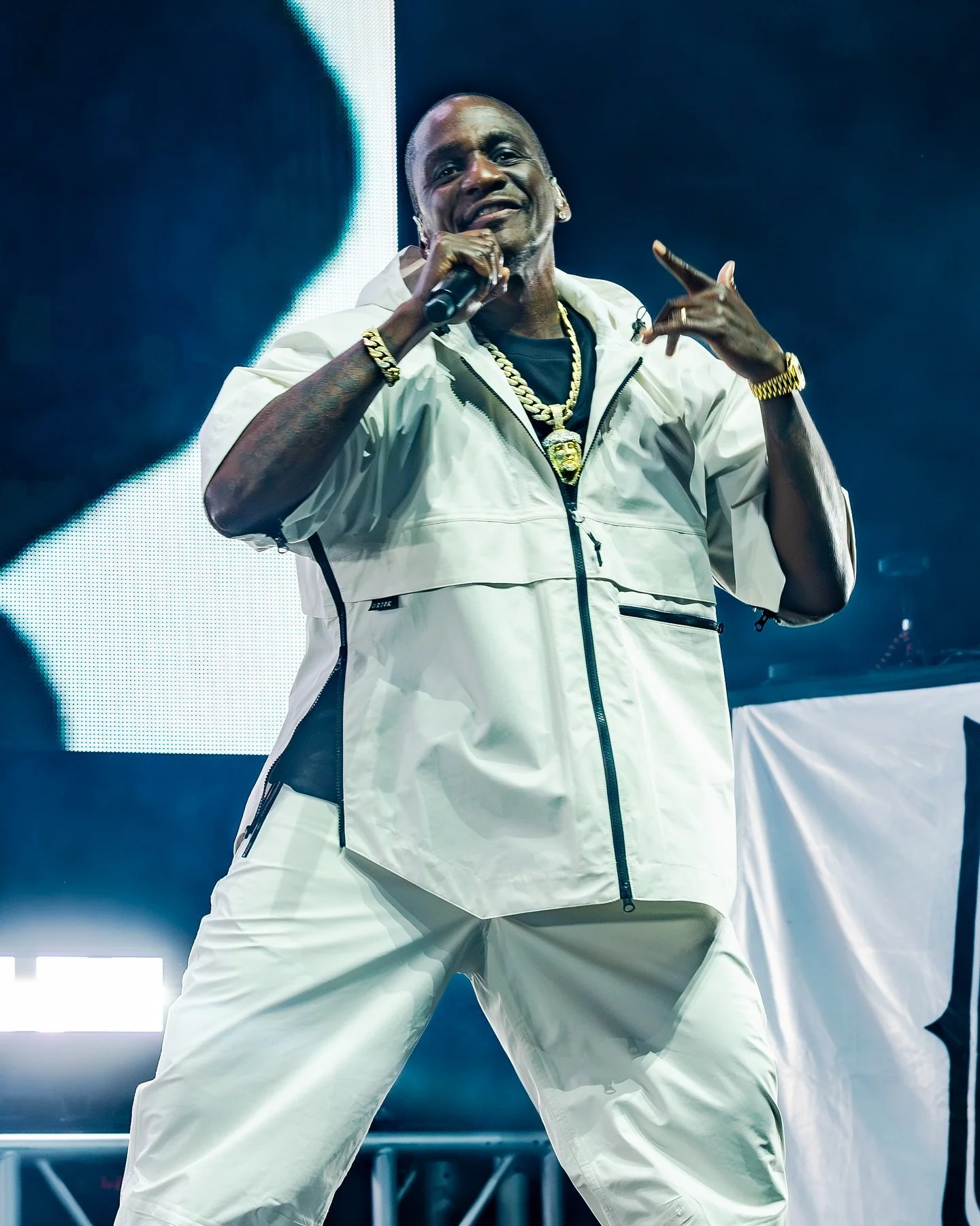 &ldquo;Richard don&rsquo;t make watches for presidents💀 
Just a million trapped between skeletons&rdquo; ☠️ | @malice @clipse