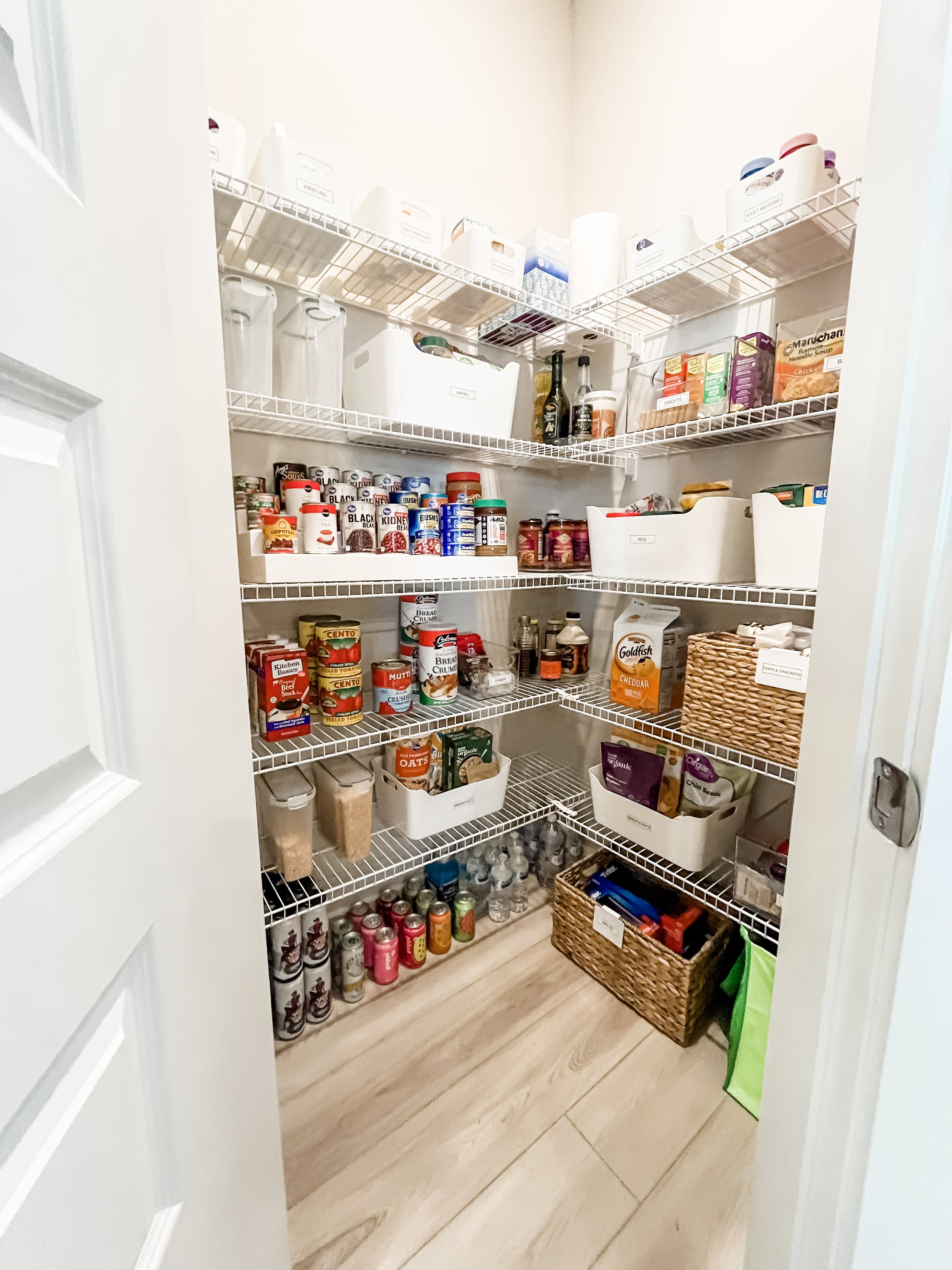 pantry 8.jpg