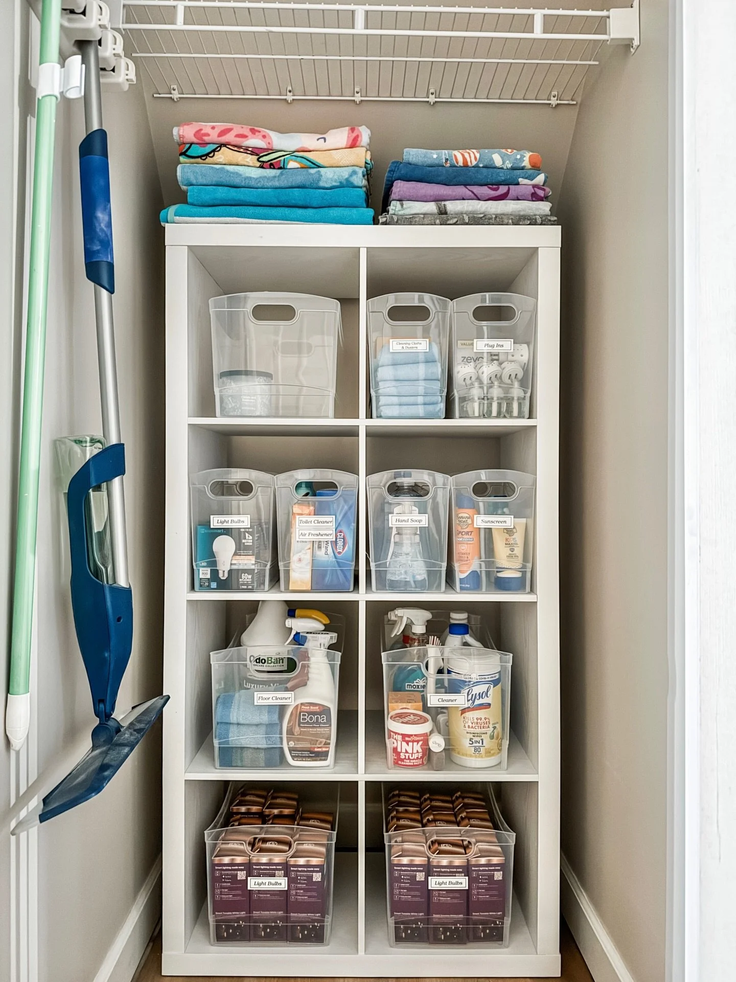 I wonder how many cube shelves I&rsquo;ve used in my career? It truly is the most affordable and simplest solution to transform any space in an instant.

#transformation #beforeandafter #closet #professionalorganizer #murfreesboro