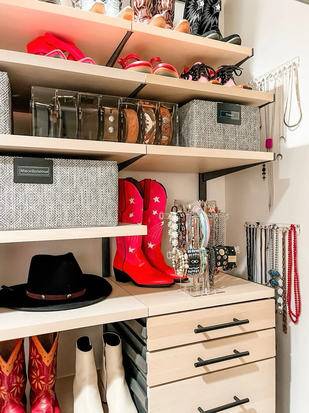 We don&rsquo;t want to toot our own horn, but toot toot! 🎉🎉

From dream, to design, to install, to product sourcing, to perfectly organized (if we do say so ourselves 😜) it&rsquo;s hard to believe this is the same closet!

Which closet of yours co