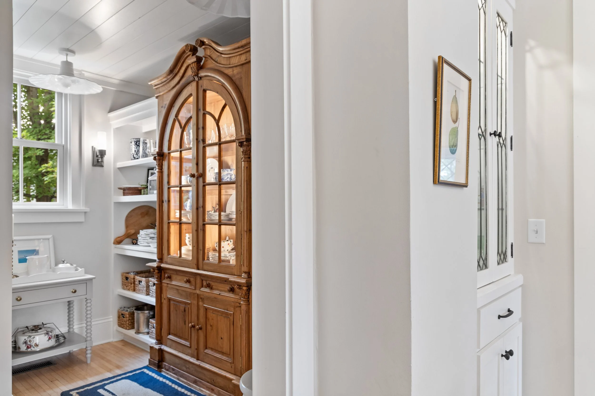 Pantry 2.JPG