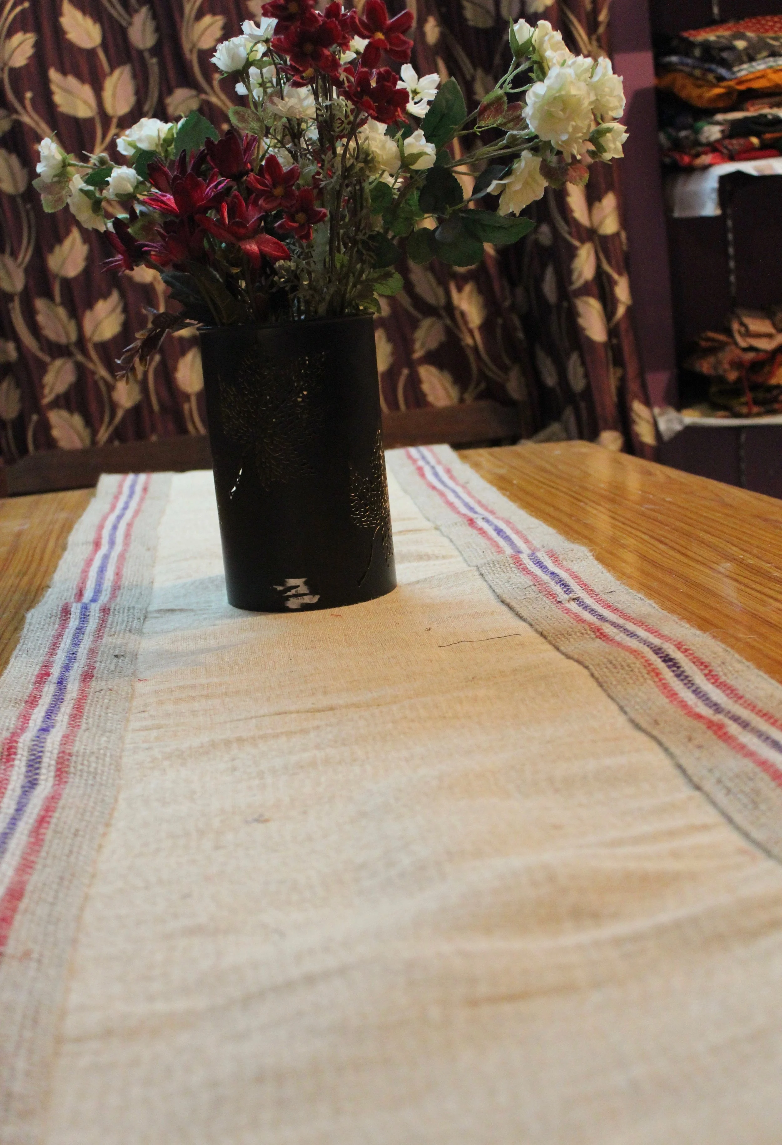 Jute table runner 
