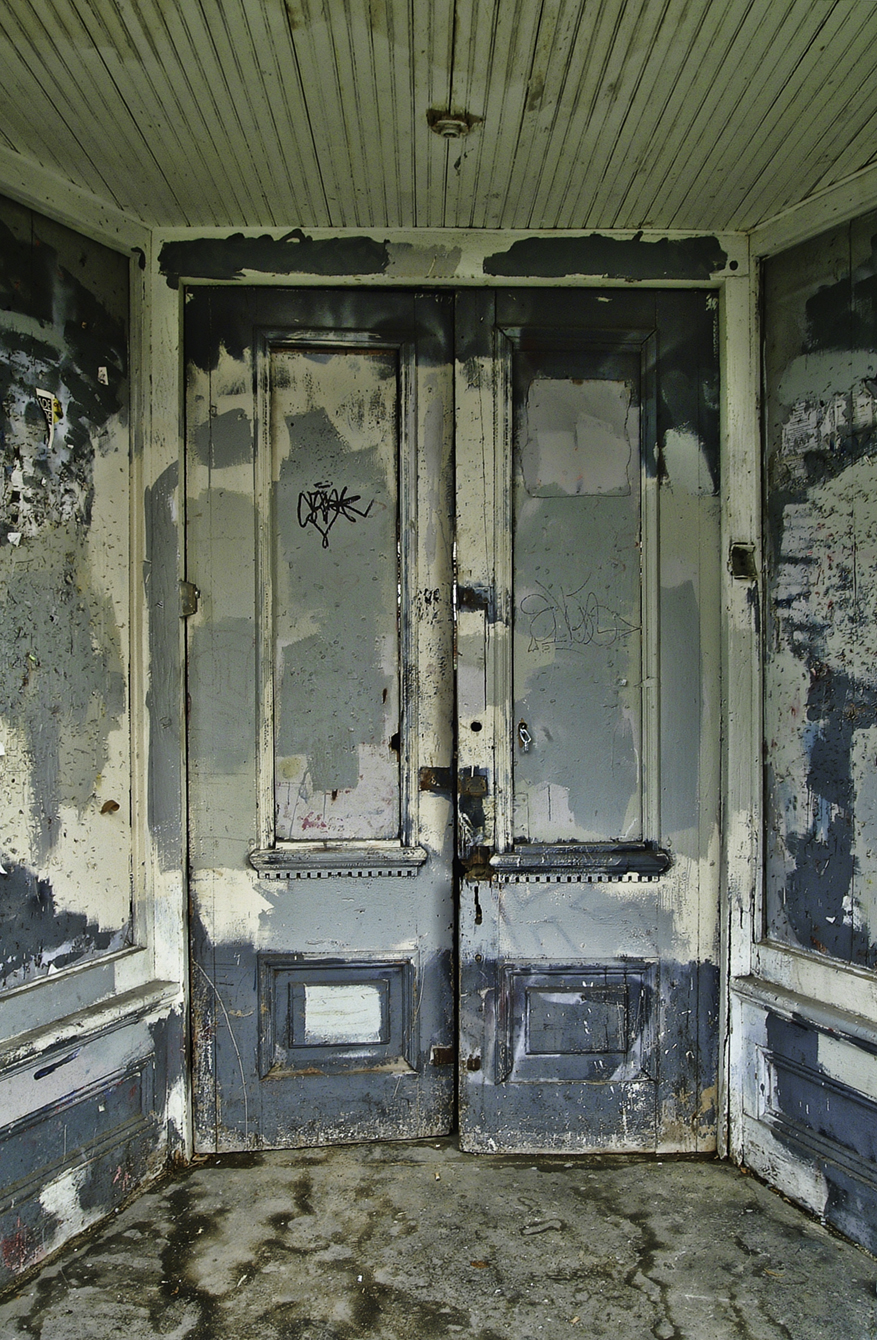 I got taken up with some of the doors in NO, so I did a special slide show on just the doors and windows of New Orleans. Click HERE to see.