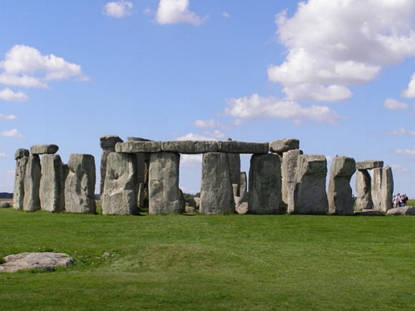 Each stone is standing at around 13ft and weighs in at a massive 25 tons.