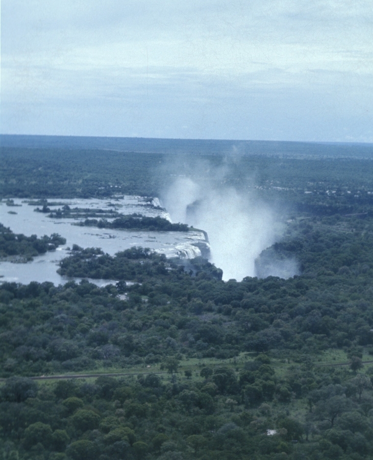 From the plane you can see the flow from Zambia to Rhodesia.