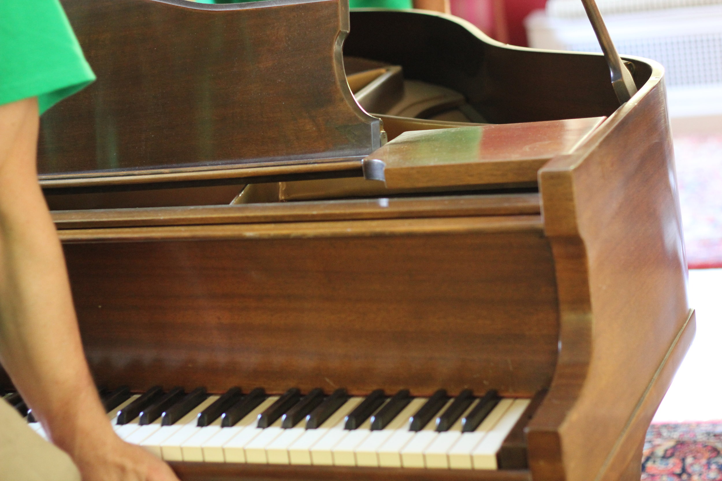 Ivyland: O'Mara Meehan Piano Movers (2012), short film, 03:27