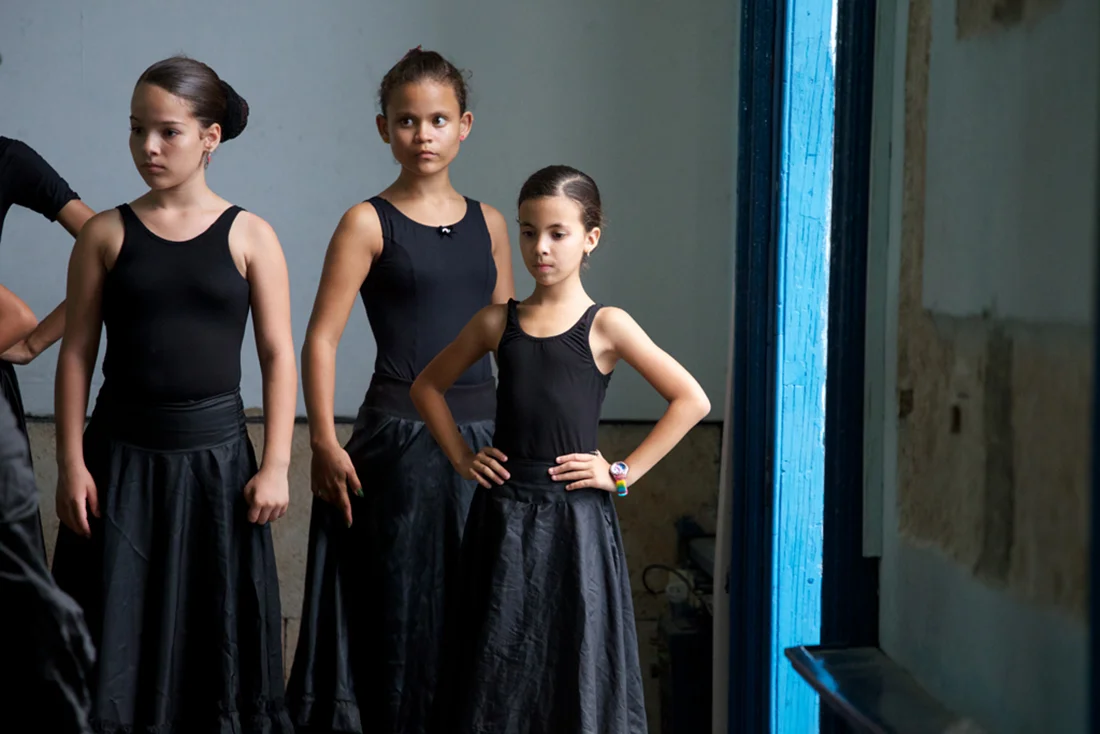 Cuba-Havana-Dancers-4-15-CV- C26O9874.jpg