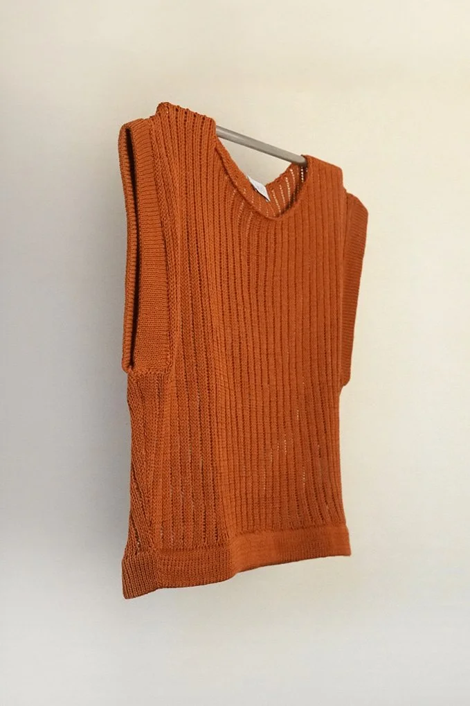 Q05.Crop-Vest-Brick02.jpg (copia)